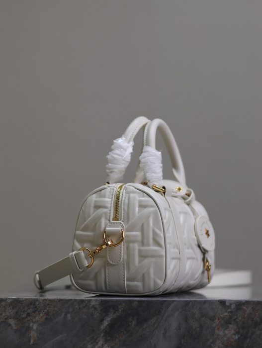 Dior Tote style 52 White 01A