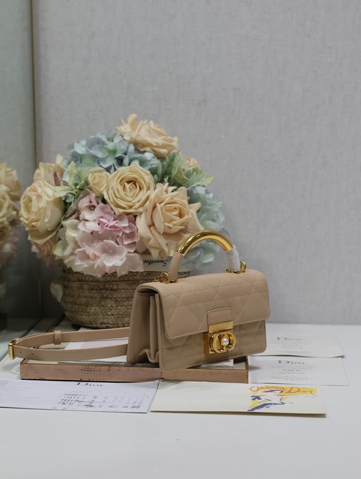 Dior Tote style 54 Beige 01A 2