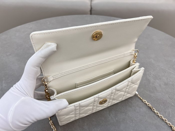Dior Tote style 55 White 01A