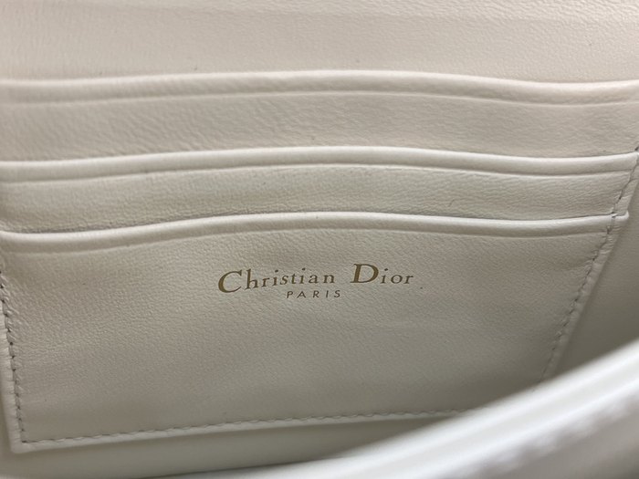Dior Tote style 55 White 01A