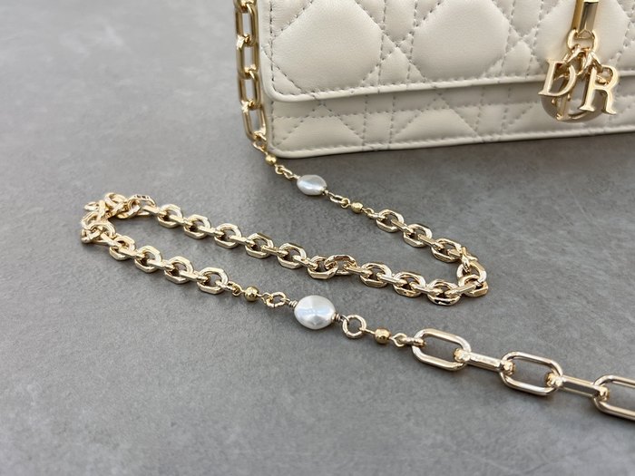 Dior Tote style 55 White 01A