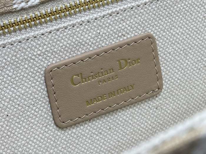 Dior Tote style 56 Beige 01A