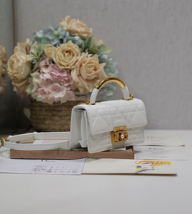 Dior Tote style 56 White 01A