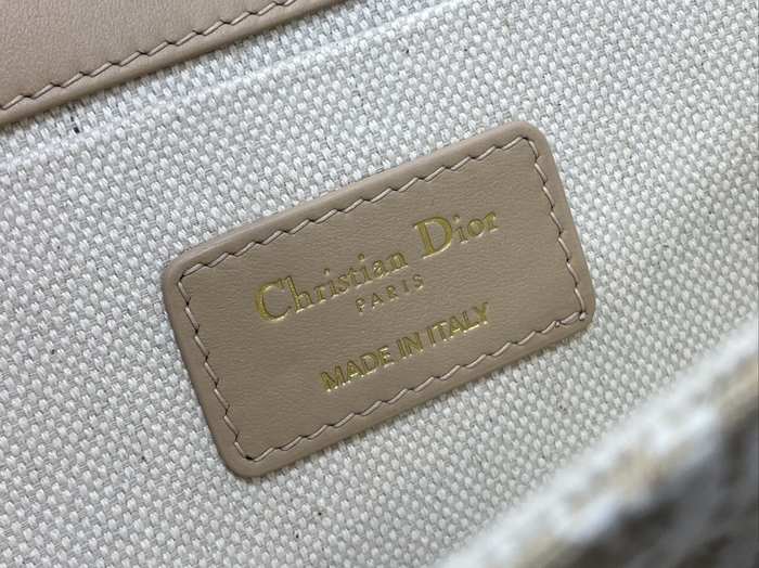 Dior Tote style 57 Beige 01A