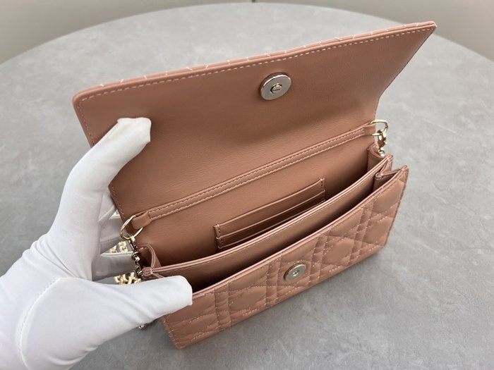 Dior Tote style 59 Beige 01A 3