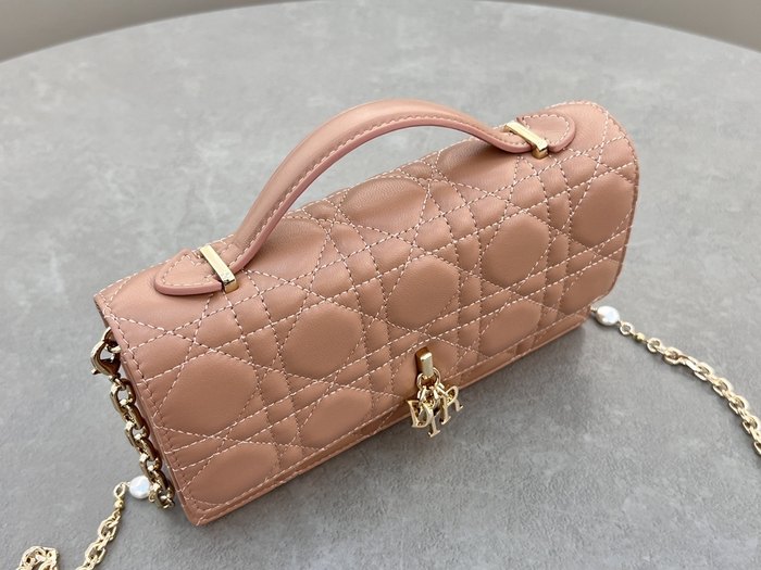 Dior Tote style 59 Beige 01A 3