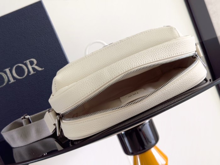 Dior Tote style 59 Beige 01A 4