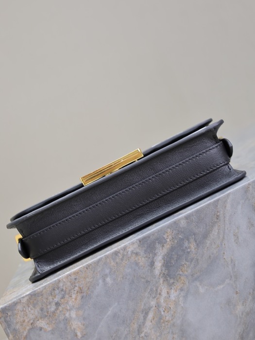 Dior Tote style 60 Black 01A 2