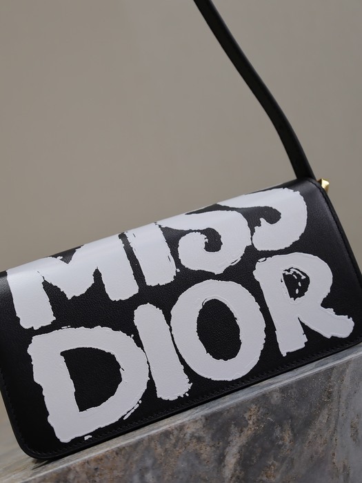 Dior Tote style 60 Black 01A 2