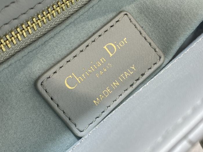 Dior Tote style 60 Grey 01A 2