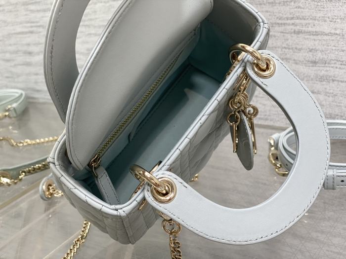 Dior Tote style 60 Grey 01A 2