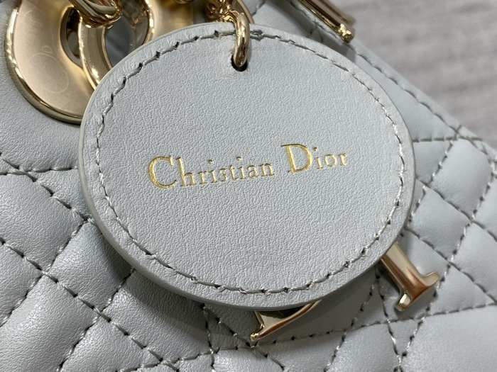 Dior Tote style 60 Grey 01A 2