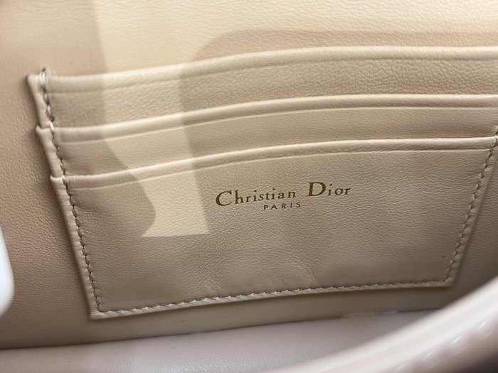 Dior Tote style 61 Beige 01A