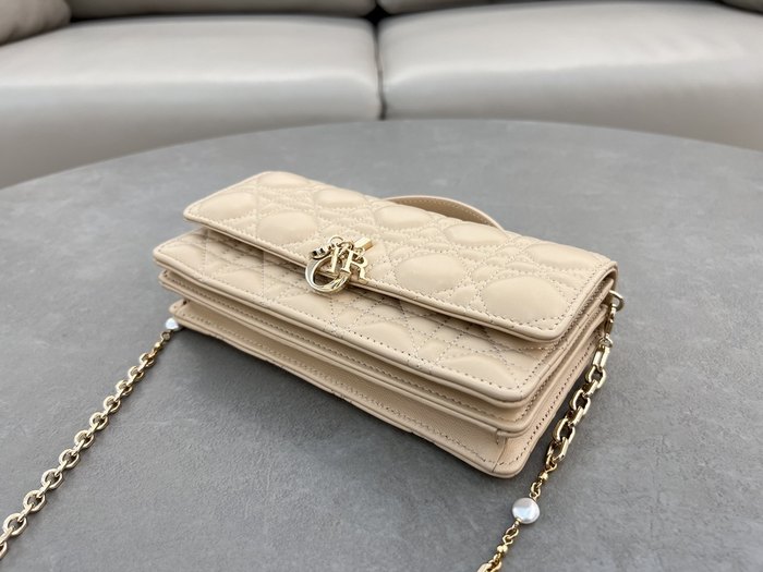 Dior Tote style 61 Beige 01A