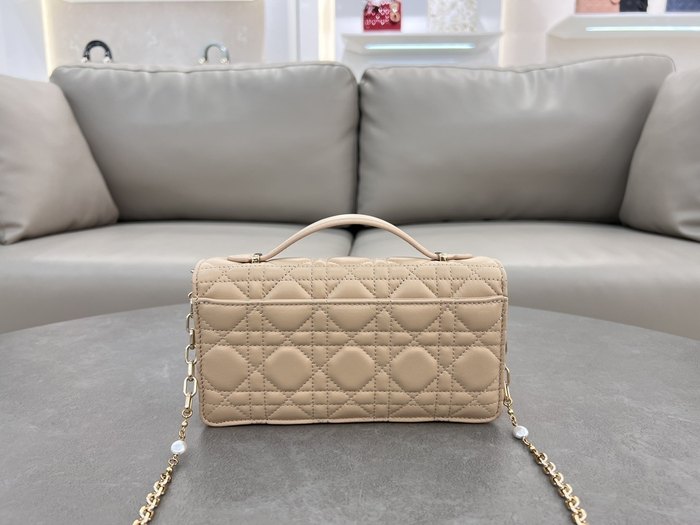 Dior Tote style 61 Beige 01A