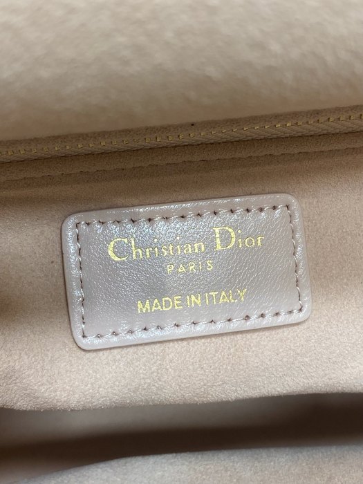 Dior Tote style 64 Beige 01A