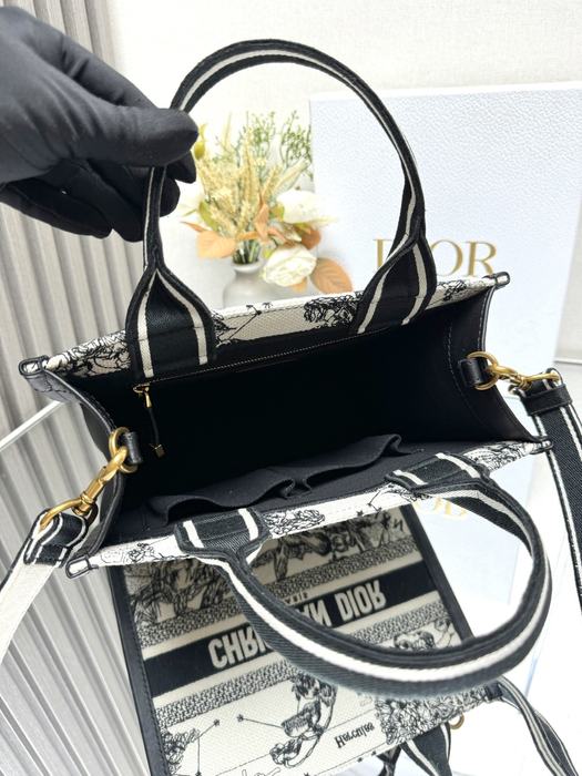 Dior Tote style 65 Black 01A 4