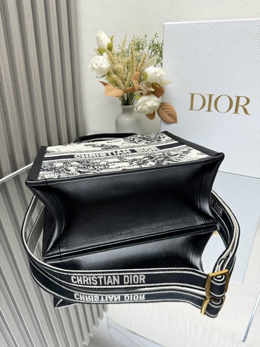 Dior Tote style 65 Black 01A 4