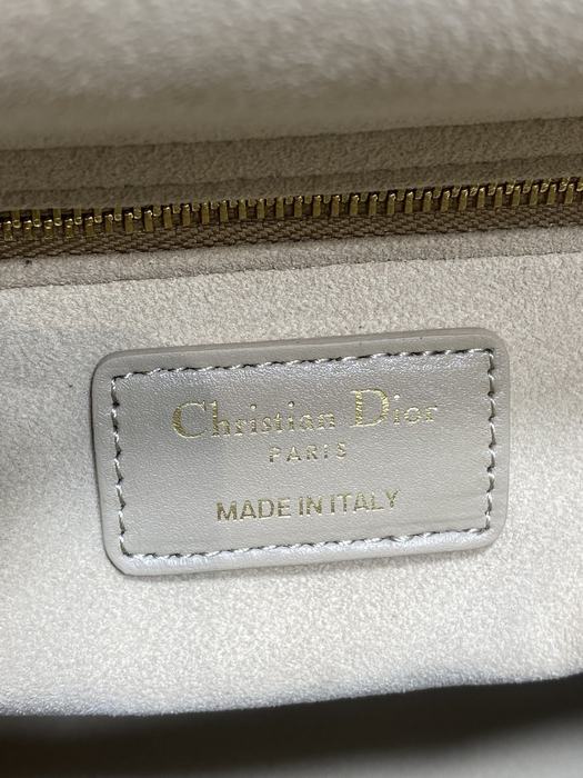 Dior Tote style 66 Beige 01A