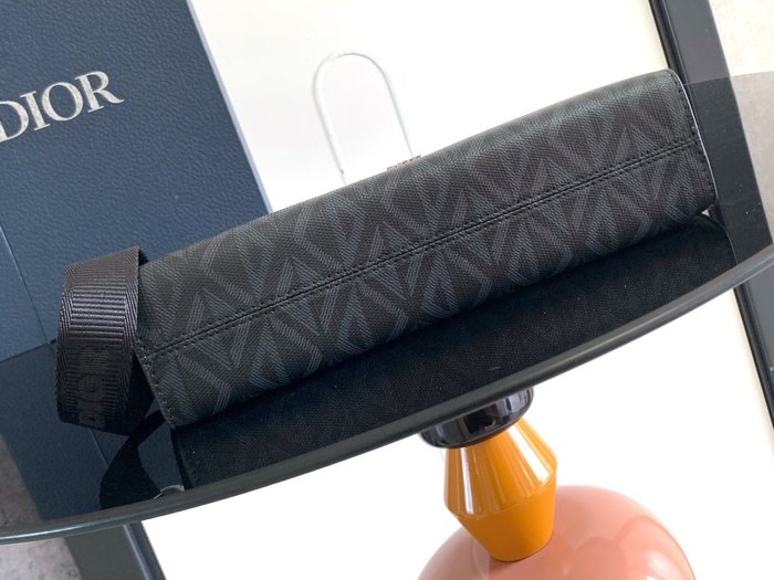 Dior Tote style 70 Black 01A 2