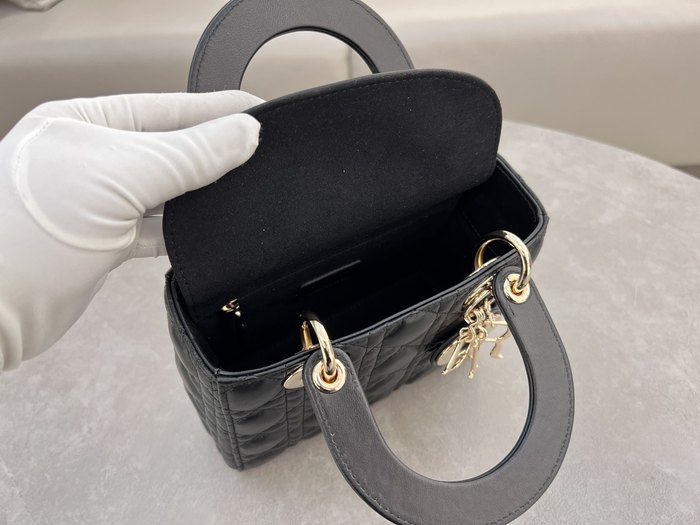 Dior Tote style 70 Black 01A