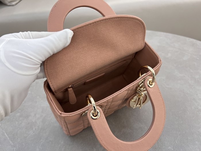 Dior Tote style 72 Beige 01A