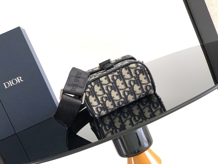 Dior Tote style 73 Beige 01A