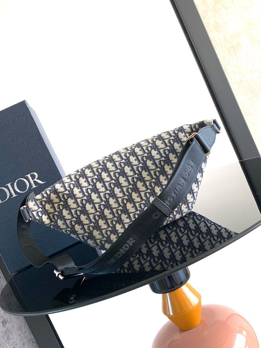 Dior Tote style 74 Navy 01A