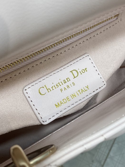 Dior Tote style 75 White 01A