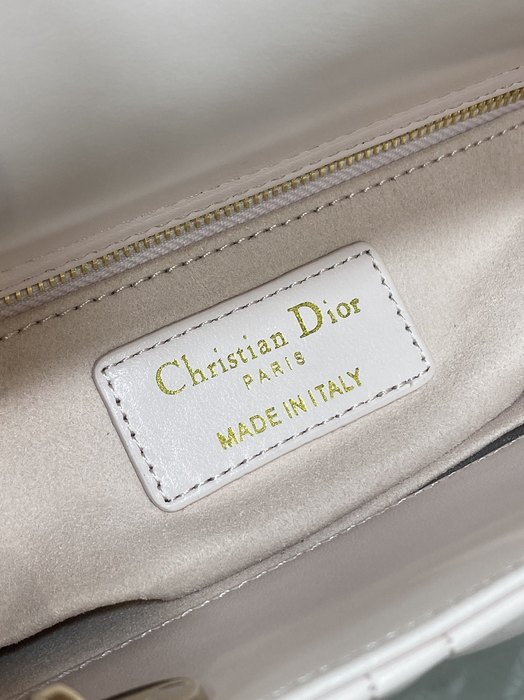 Dior Tote style 76 White 01A