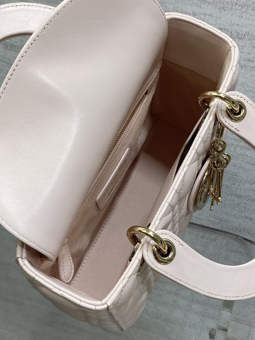 Dior Tote style 76 White 01A