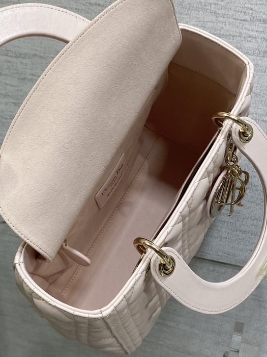 Dior Tote style 77 White 01A