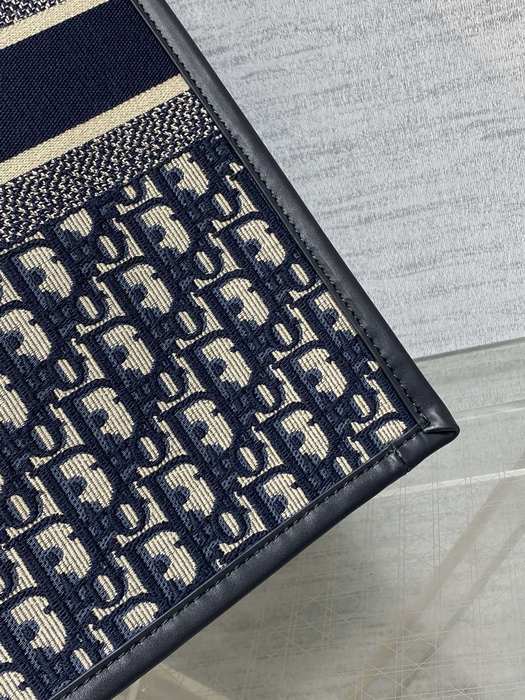 Dior Tote style 81 Navy 01A