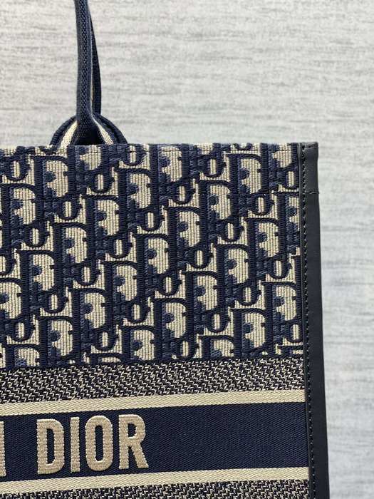 Dior Tote style 81 Navy 01A