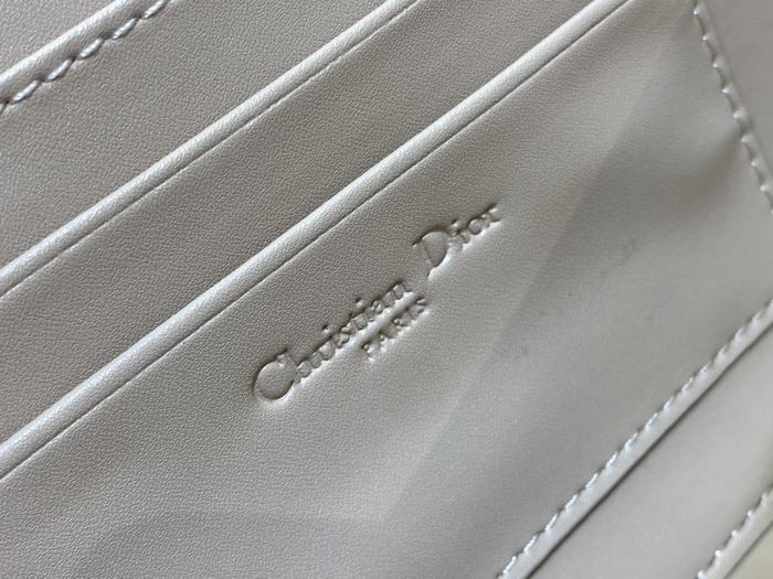 Dior Tote style 82 Beige 01A