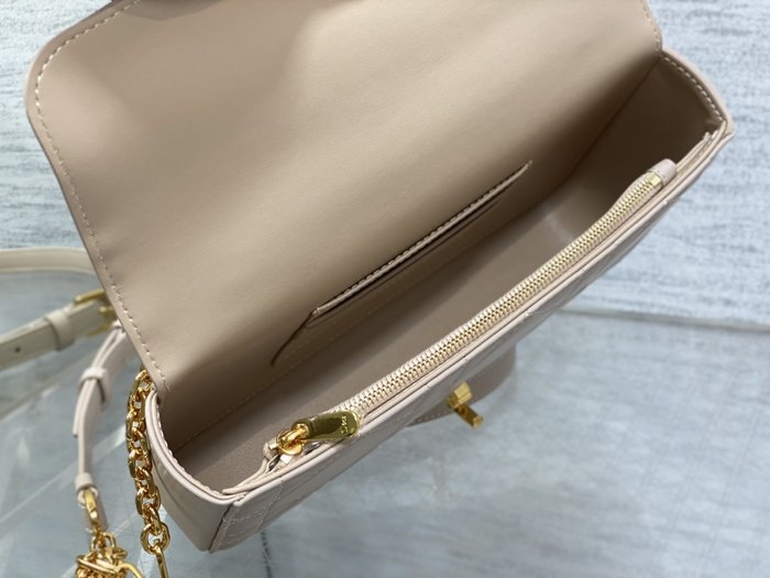 Dior Tote style 82 Beige 01A