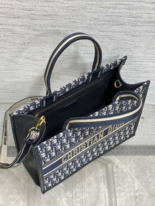Dior Tote style 82 Navy 01A 3