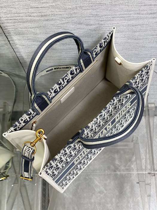 Dior Tote style 82 Navy 01A