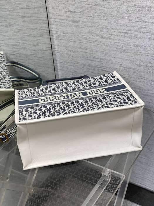 Dior Tote style 82 Navy 01A