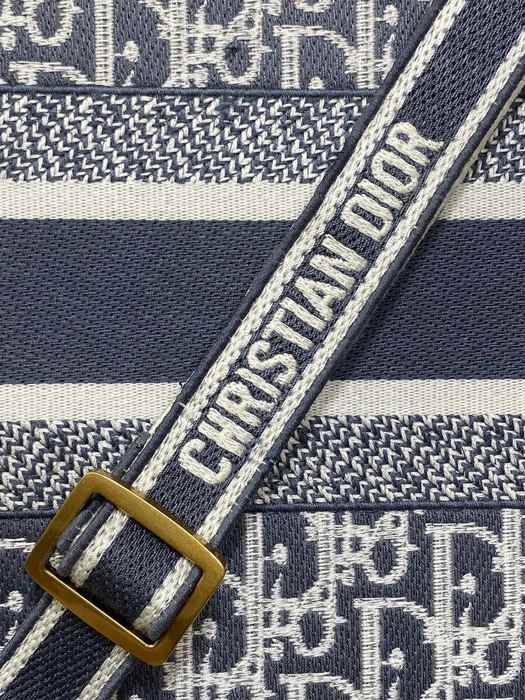Dior Tote style 82 Navy 01A