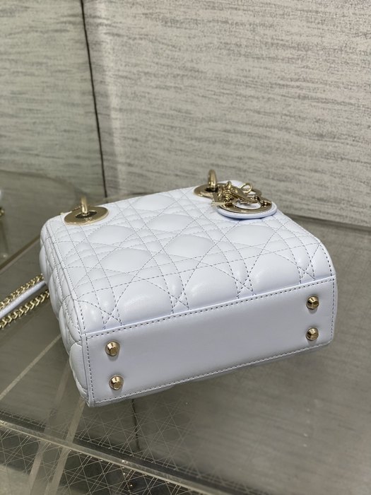 Dior Tote style 82 White 01A