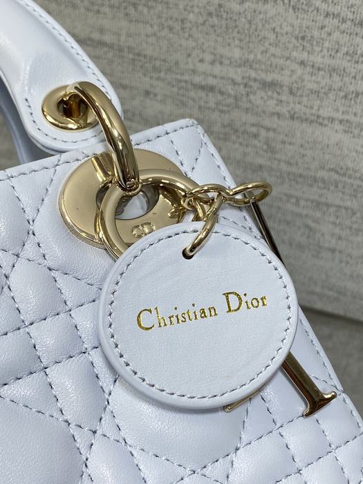Dior Tote style 82 White 01A