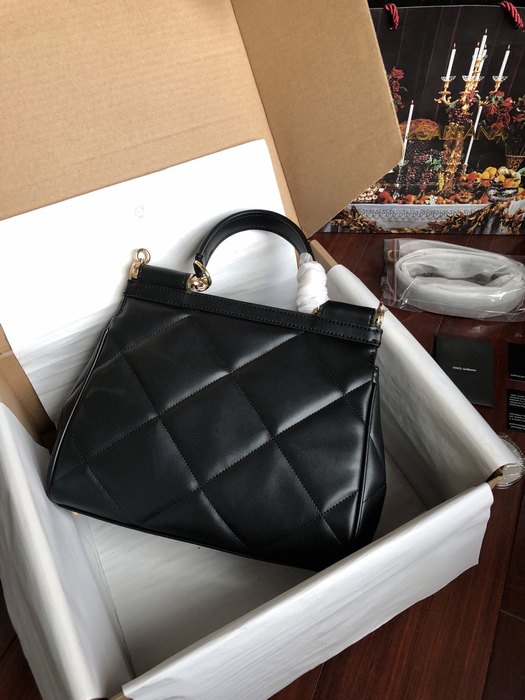 DolceGabbana DG handle bag color 105A