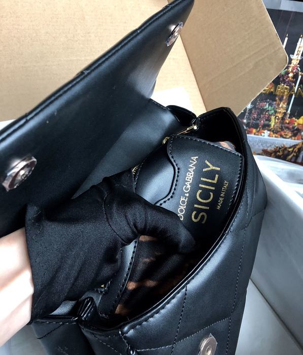 DolceGabbana DG handle bag color 105A