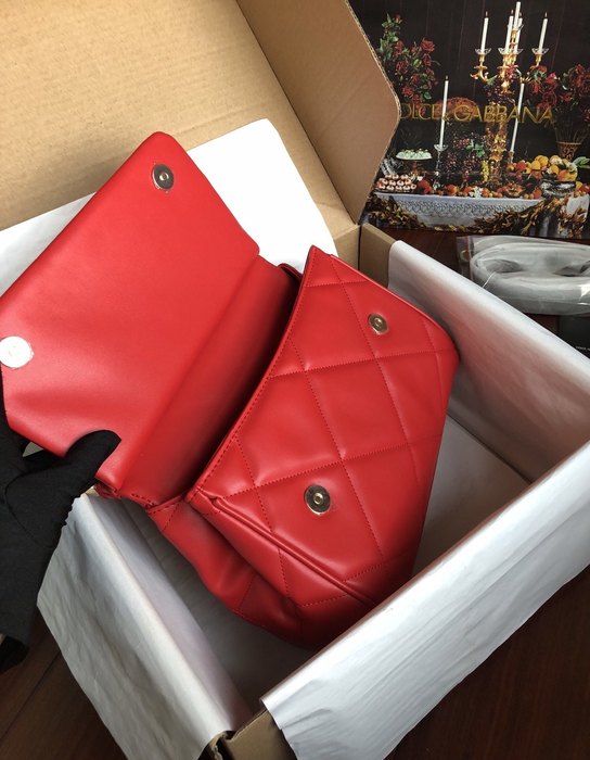 DolceGabbana DG handle bag color 105A