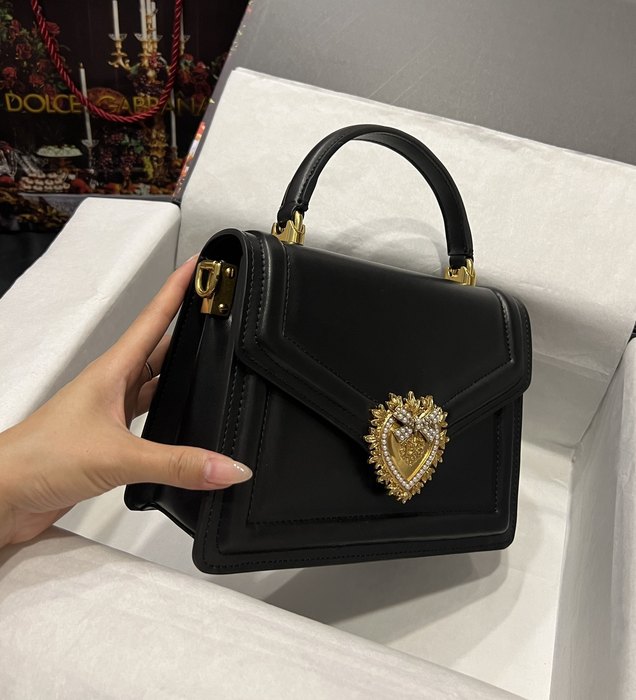 DolceGabbana Elegant Tote Beige 01A 2