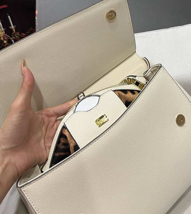 DolceGabbana Elegant Tote Beige 01A