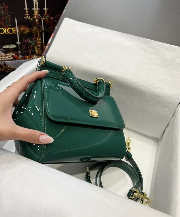 DolceGabbana Stylish Tote with Structured Design Green 01A