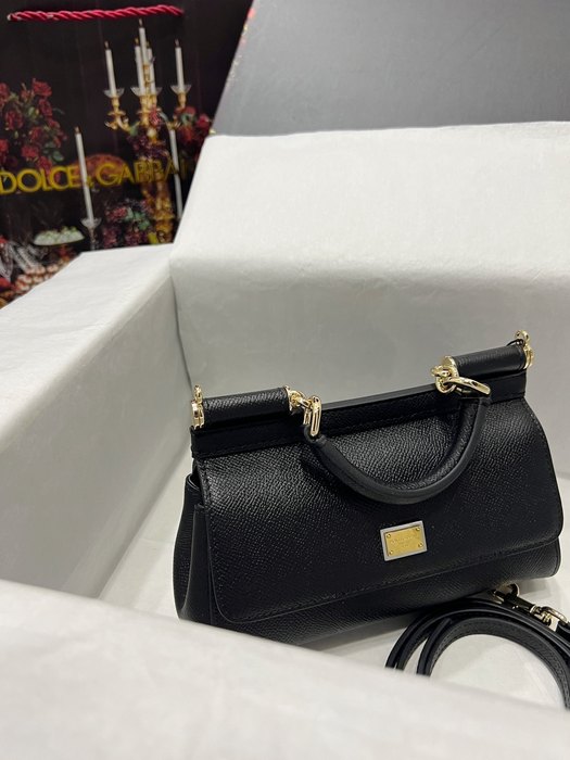 DolceGabbana Tote bag with elegant design Black 01A