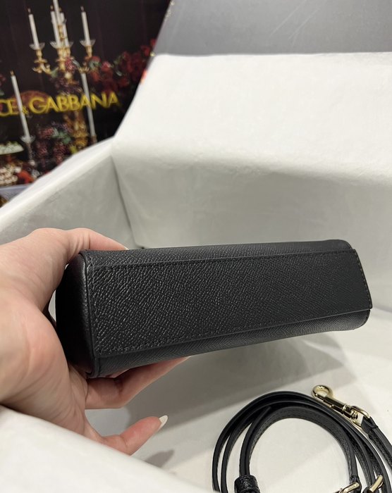 DolceGabbana Tote bag with elegant design Black 01A